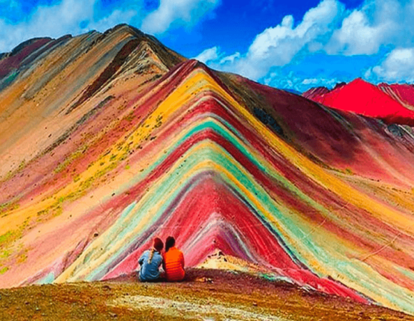 Montaña de Siete Colores en Lima y Cusco